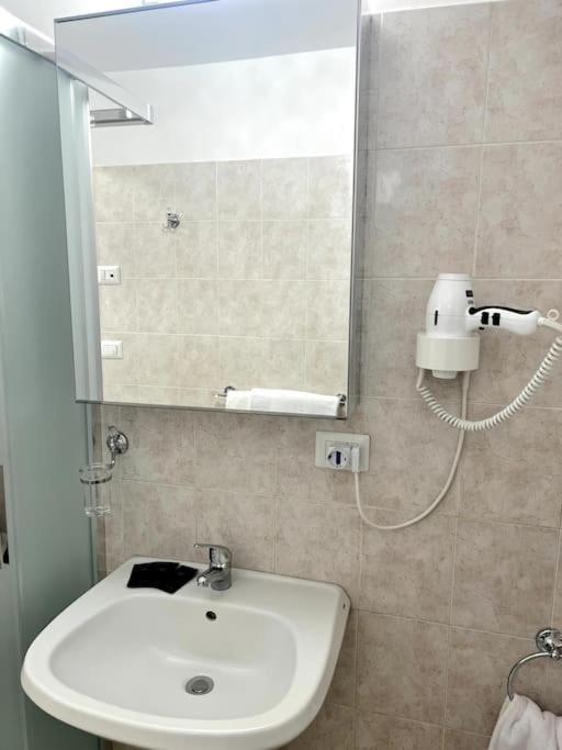 Hotel Virginia Apartaments - Stazione Termini Rom Exteriör bild